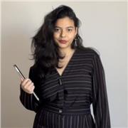 Profesora de corte, confección y patronaje